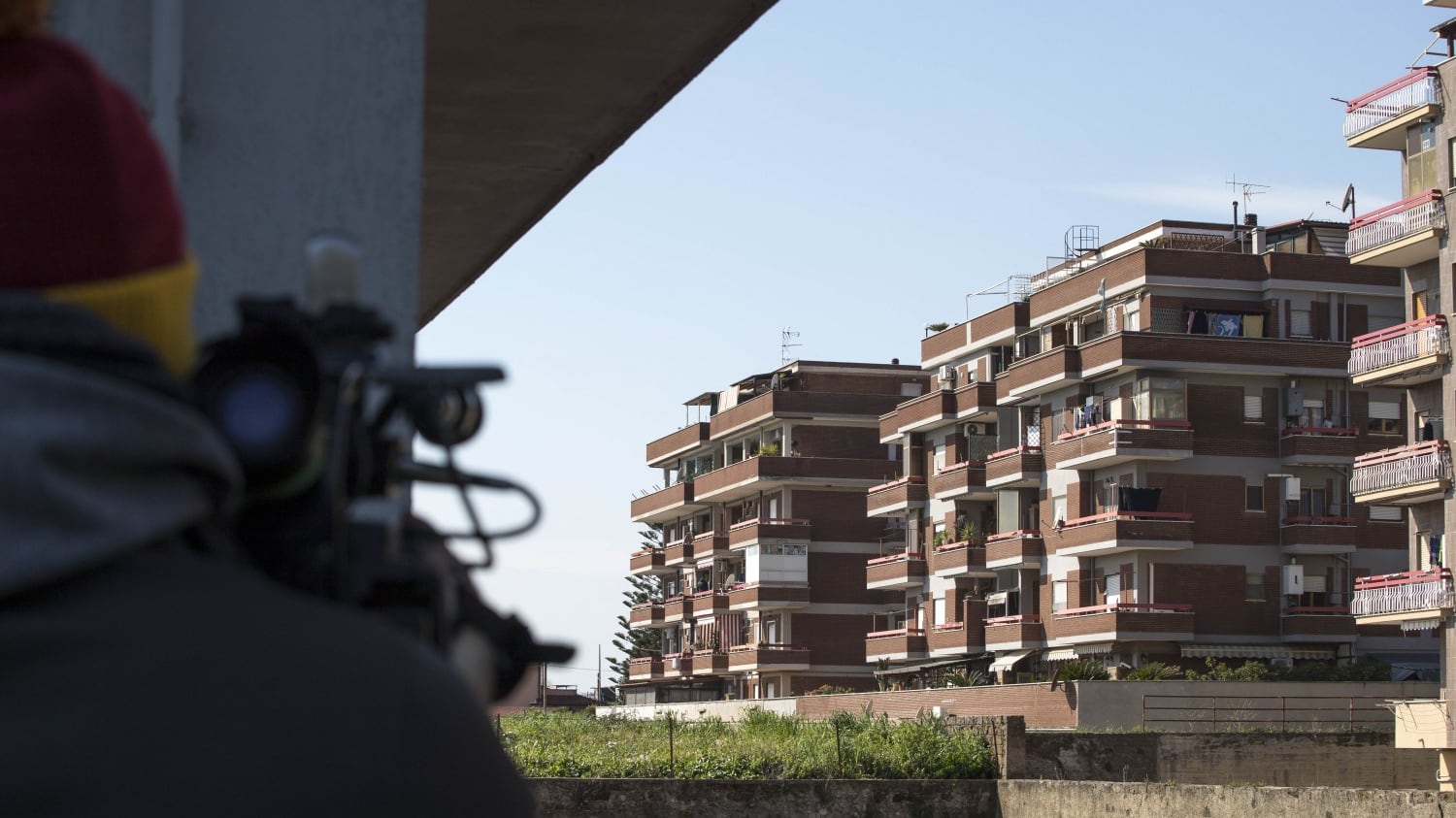 Latina, carabiniere spara alla moglie: poi uccide le figlie e si toglie la vita