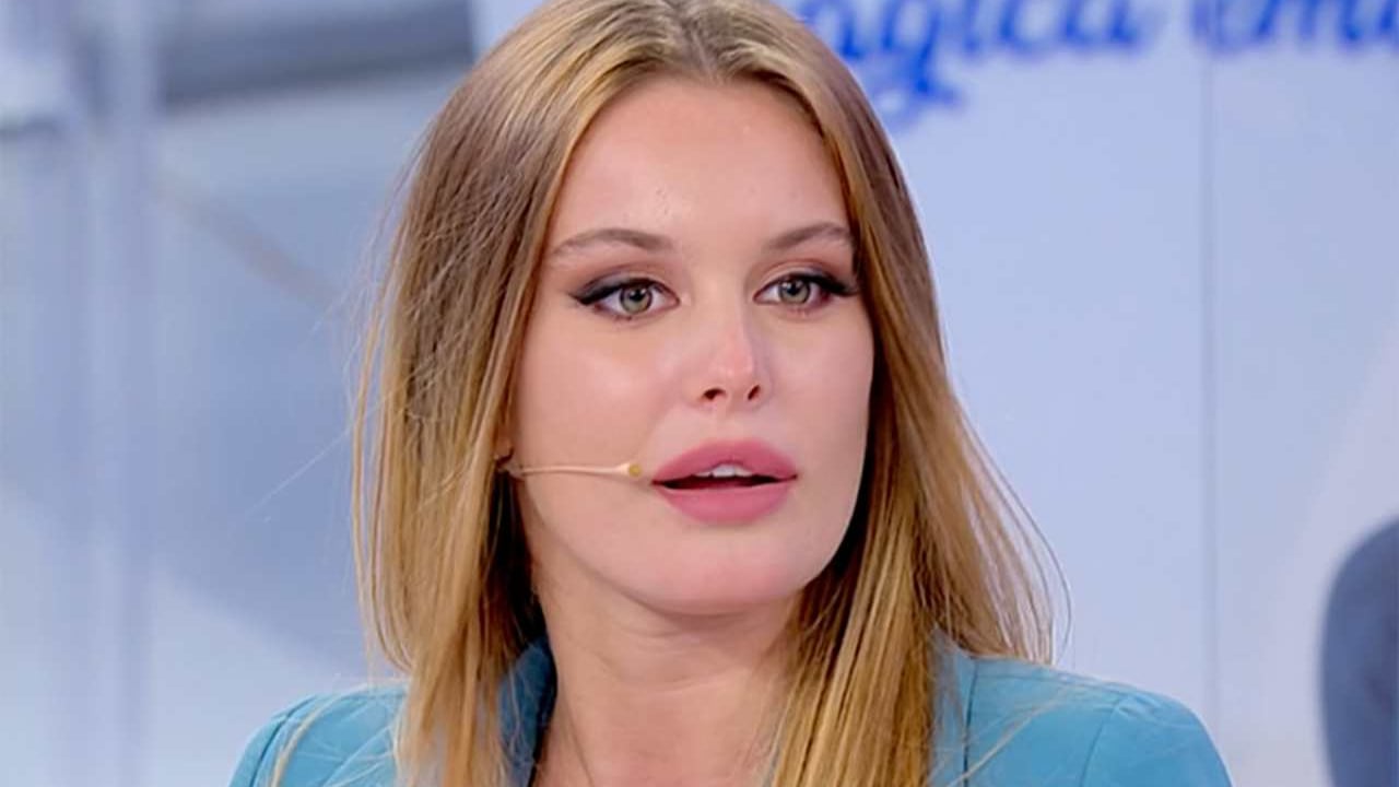"Matteo mi ha lasciato perché non gli piacevo. Corona? Bravo". Saltano i primi altarini di Sophie