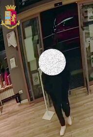 Rapina a mano armata in farmacia 1