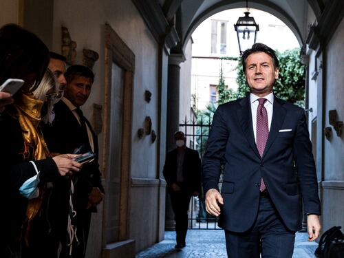 Conte "pacifista" come nei governi dell'Ulivo. La politica estera è impossibile a sinistra