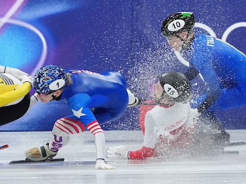 “Tagliata da lama sul volto”. Paura nello short track per la polacca Sellier
