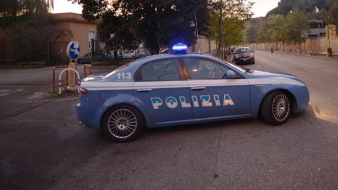 Rapina in farmacia, arrestati due giovani