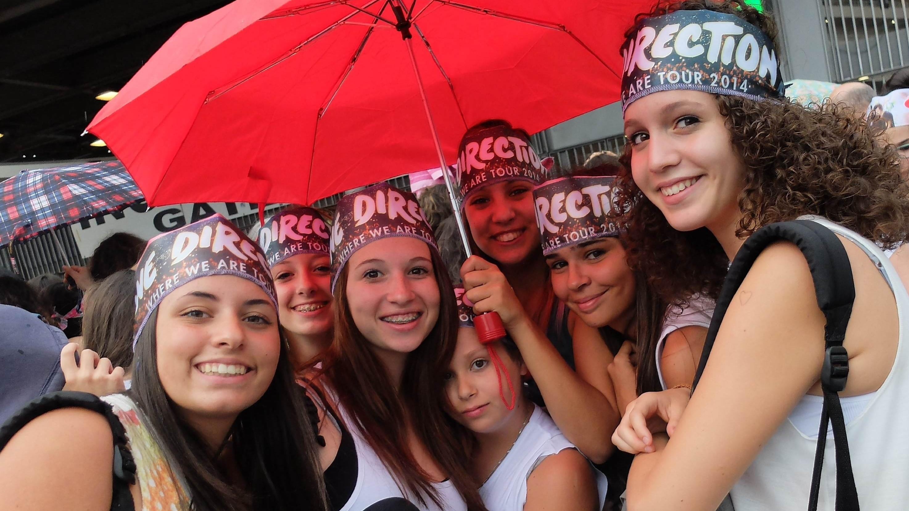Figlie pazze per i One Direction. E noi papà dimenticati al bar