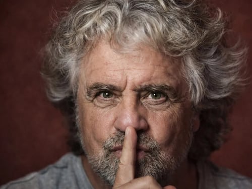 Il silenzio forzato di Grillo. E quella tentazione del Sì