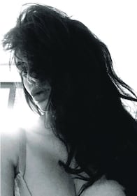 Cristina Del Basso, seno esplosivo in un selfie 5