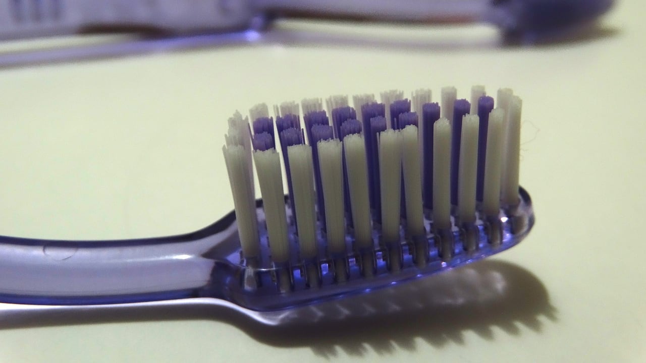 I consigli degli esperti: "I denti vanno lavati così"