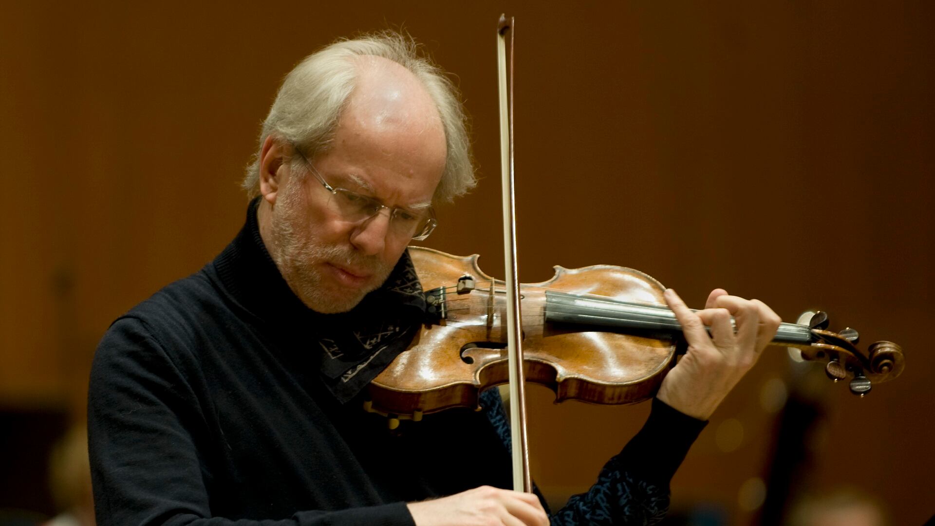 Il virtuoso Kremer "racconta" l'Urss tra musica e scatti