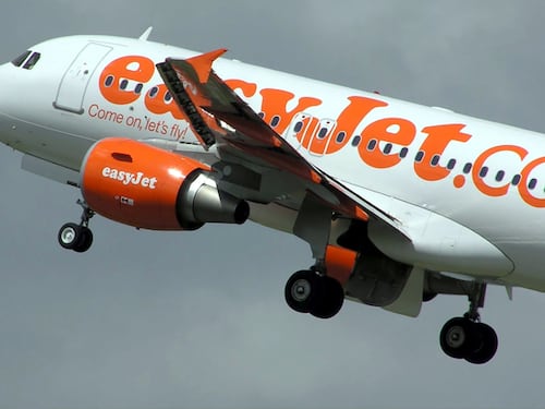 Misteriosi malori a bordo: paura sul volo di EasyJet