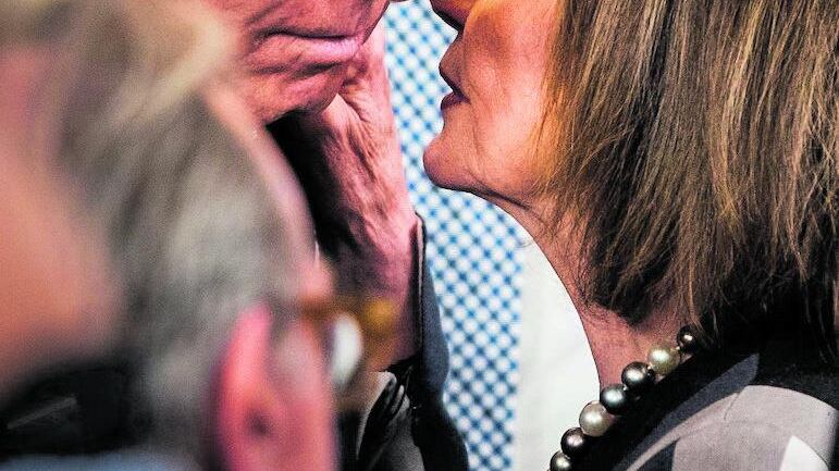 Pelosi: "Perso per colpa di Biden". E Donald entra nello Studio Ovale