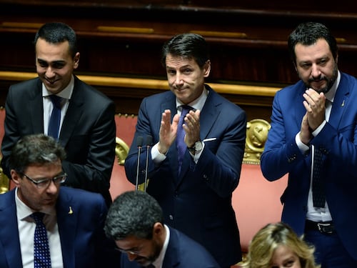 Un consiglio al governo: il 63% degli italiani è per la trattativa con Ue