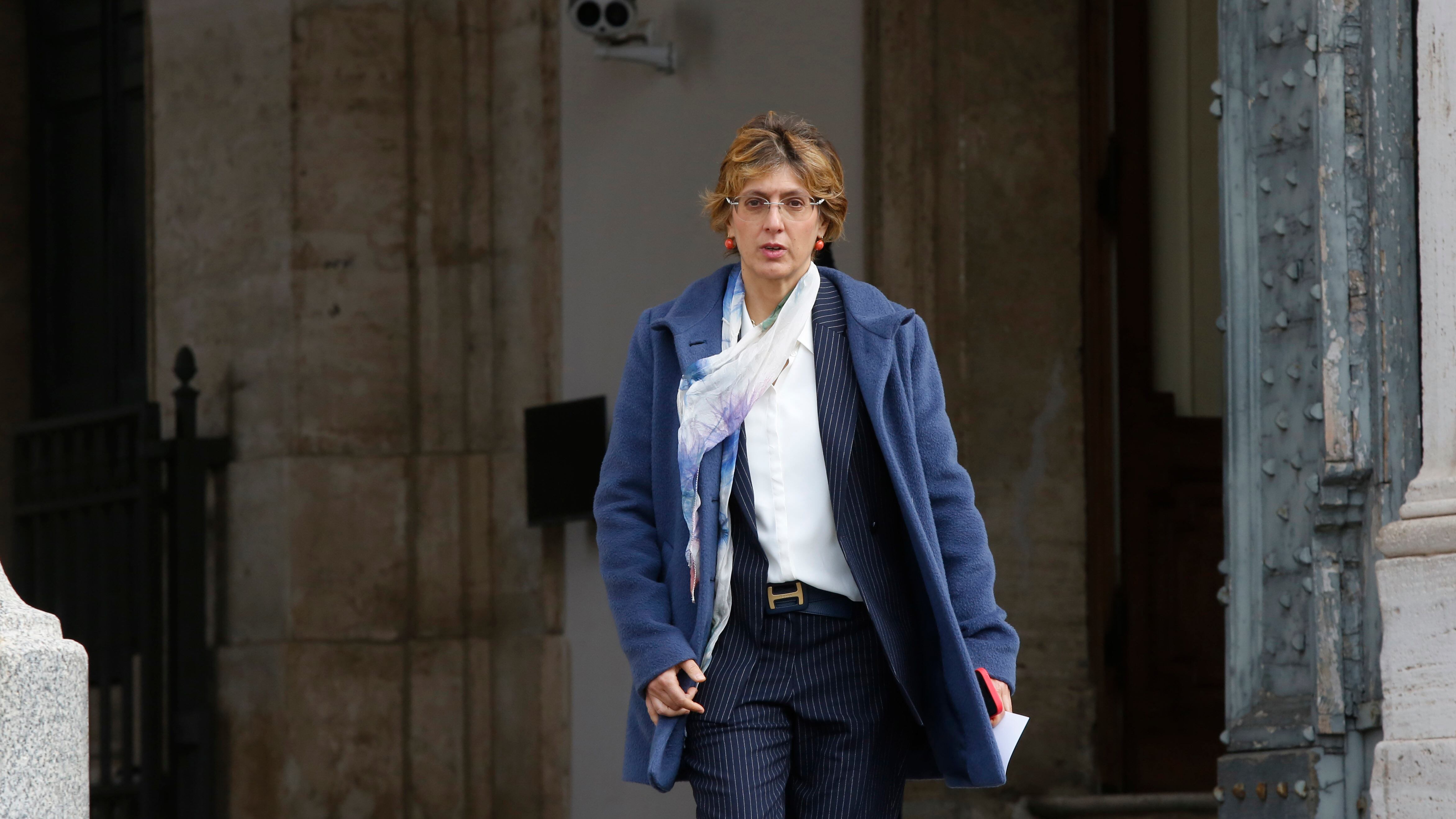 Tensione al processo, 1.500 domande alla vittima