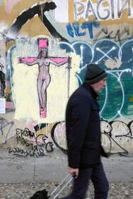 Milano, nuove provocazioni dell'artista Cristina Donati Meyer sui femminicidi 2