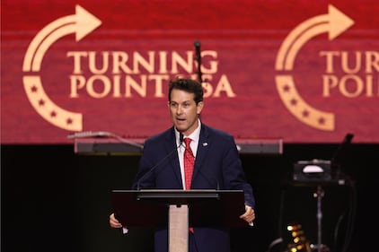 Il lungo addio a Charlie Kirk in Arizona 10