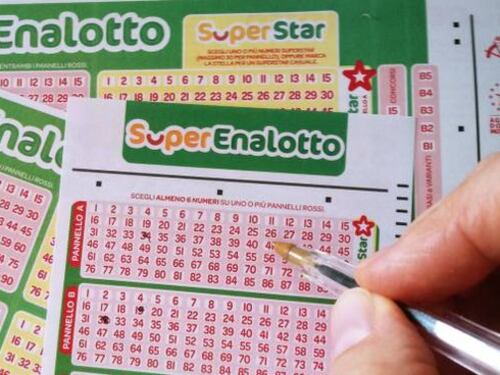 Vince per una notte 136 milioni. Poi la beffa sul Superenalotto