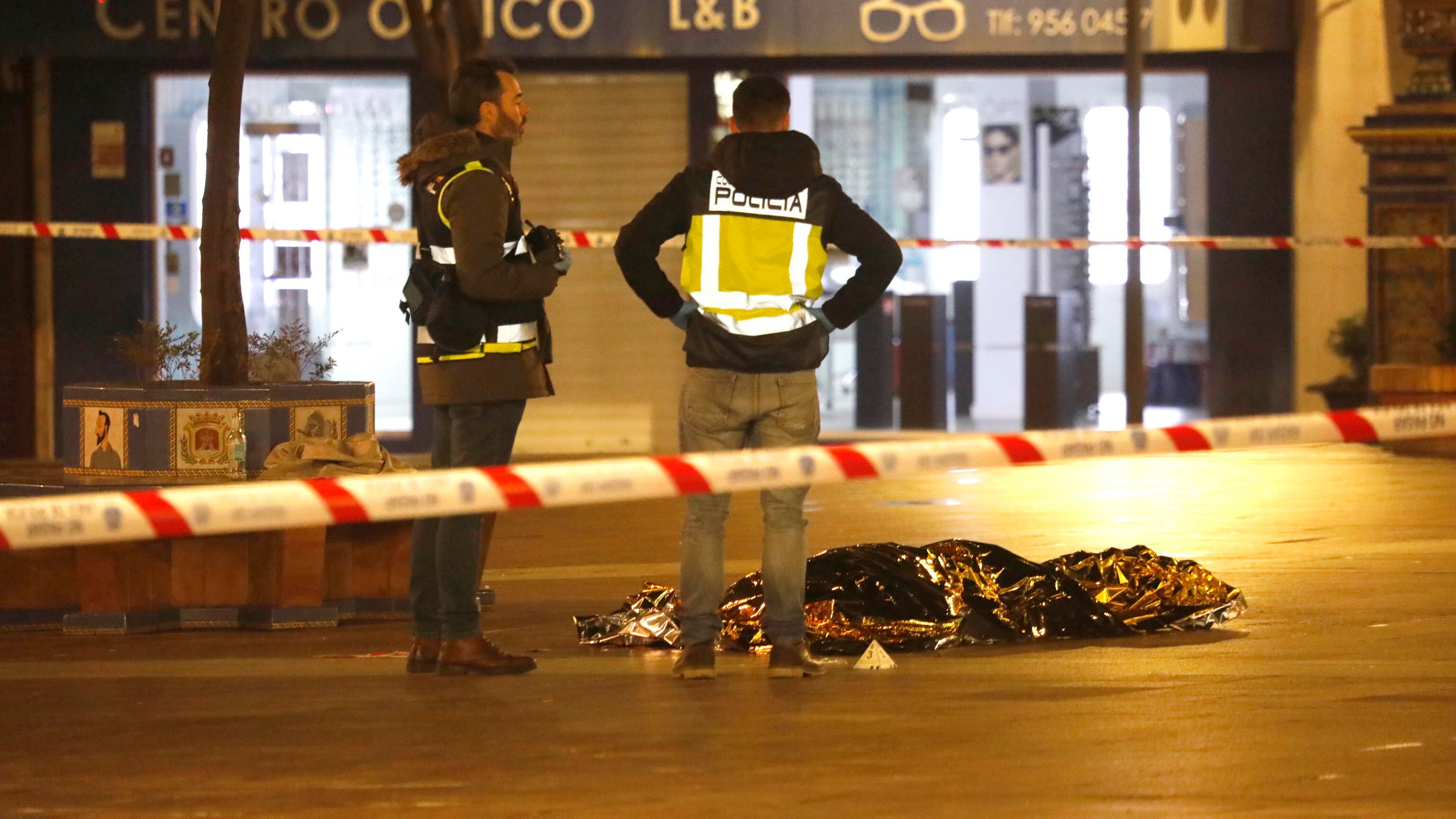 Spagna, attacca due chiese gridando "Allah" e uccide sacrestano con una spada da samurai