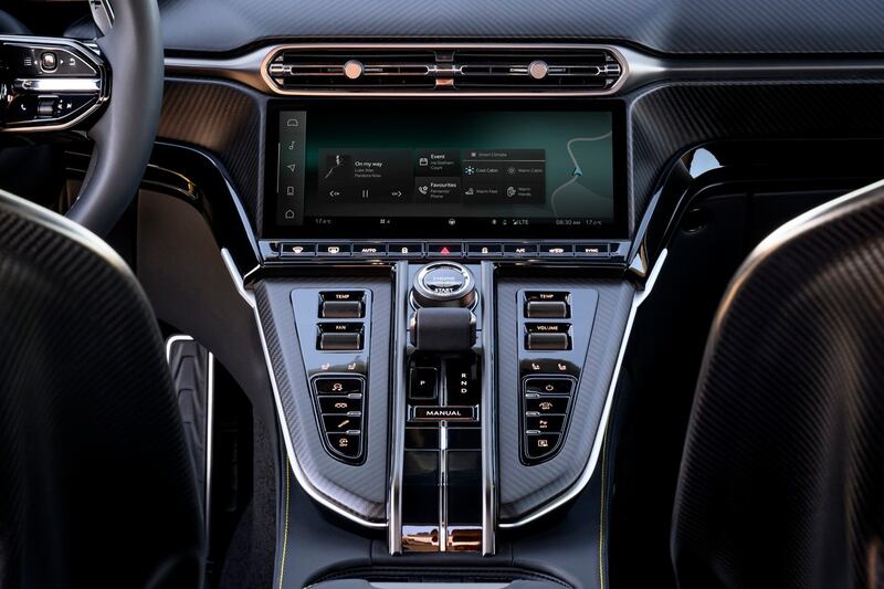 Nuova Aston Martin Vantage, guarda tutte le foto 16
