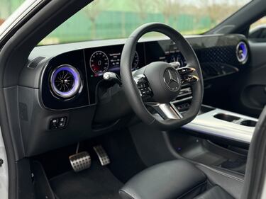 Mercedes CLA 250+: tutte le foto 16
