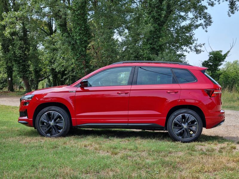 Skoda Karoq 2023: la gallery del nuovo crossover compatto 10