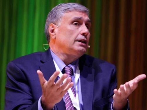 "No al doppio test e quarantena di 10 giorni". L'appello degli scienziati al ministro