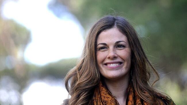 Vanessa Incontrada si prende in giro dopo la seduta dal dentista