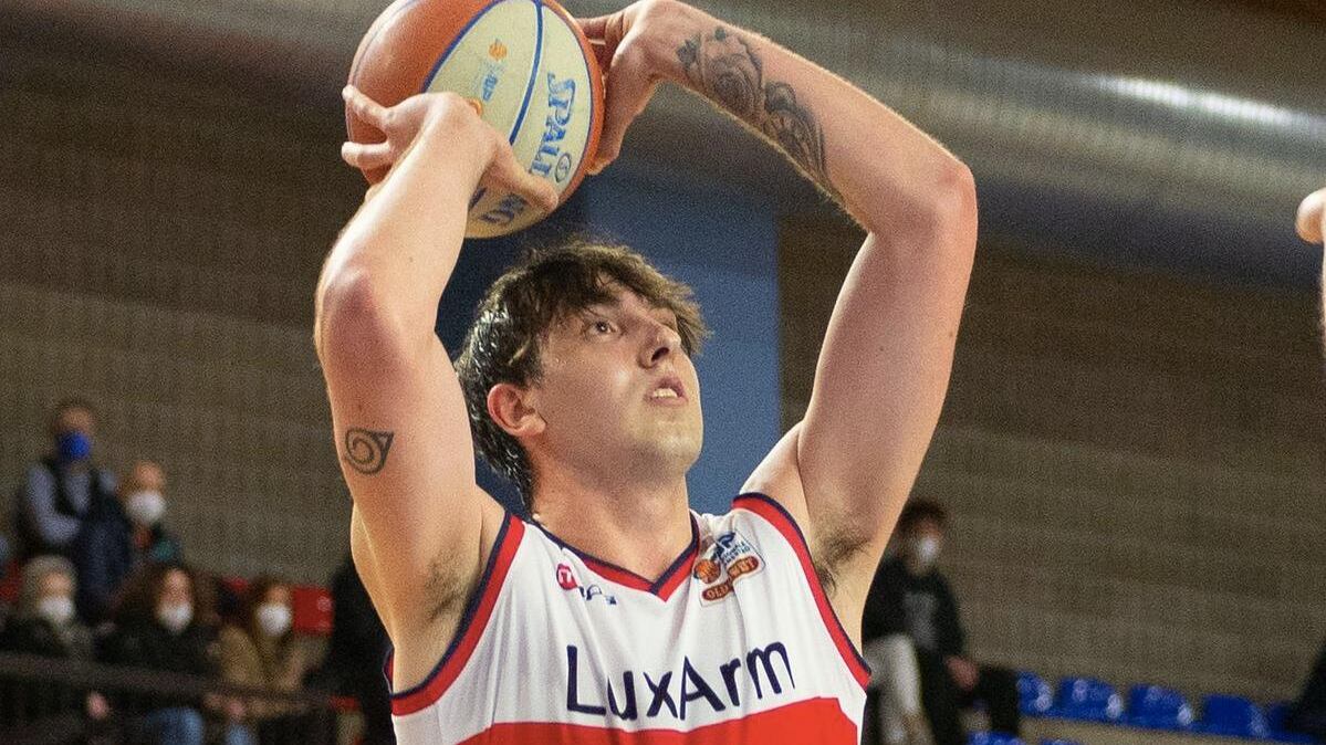 Addio a Samuel "gigante buono" morto a 24 anni per una trombosi