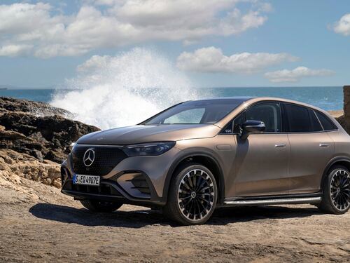 Mercedes-Benz EQE SUV, esclusività elettrica