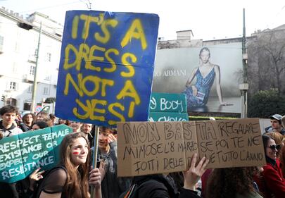 "Generazione meticcia e queer". A Milano sfila il corteo "transfemminista" 3