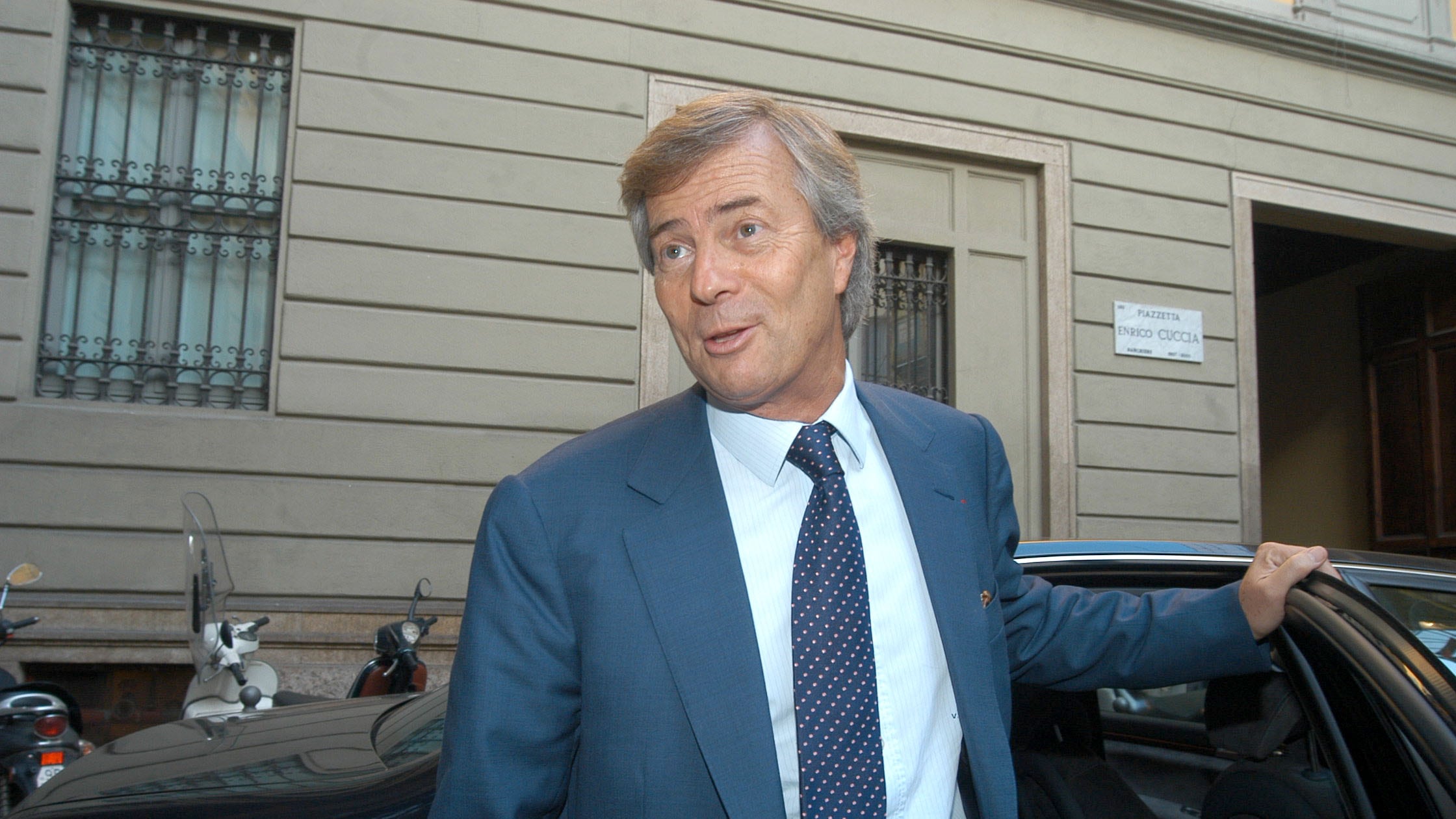 Tim, Vivendi attacca ma apre sulla rete