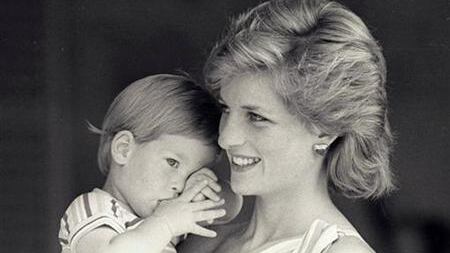 Harry: "Lascio l'esercito per portare a termine il sogno di Lady Diana"