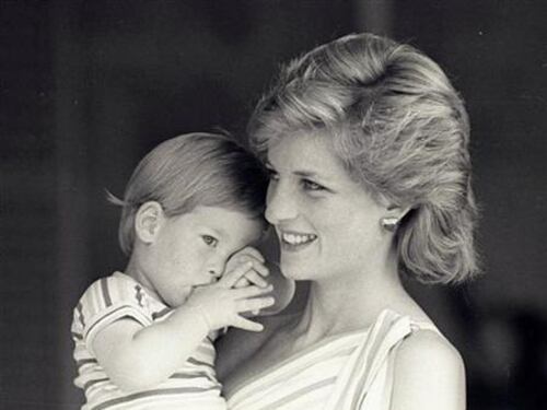 Harry: "Lascio l'esercito per portare a termine il sogno di Lady Diana"