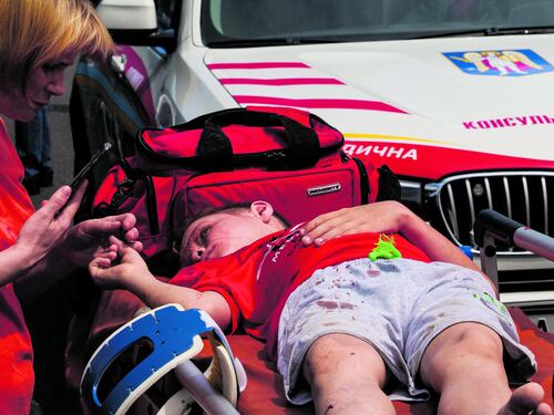 Raid russo: 40 missili su Kiev. Strage alle cliniche dei bimbi