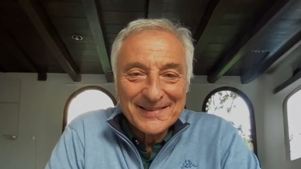 Il volo dal 5° piano poi lo schianto: lo strana morte del cane dell'ex pilota Riccardo Patrese