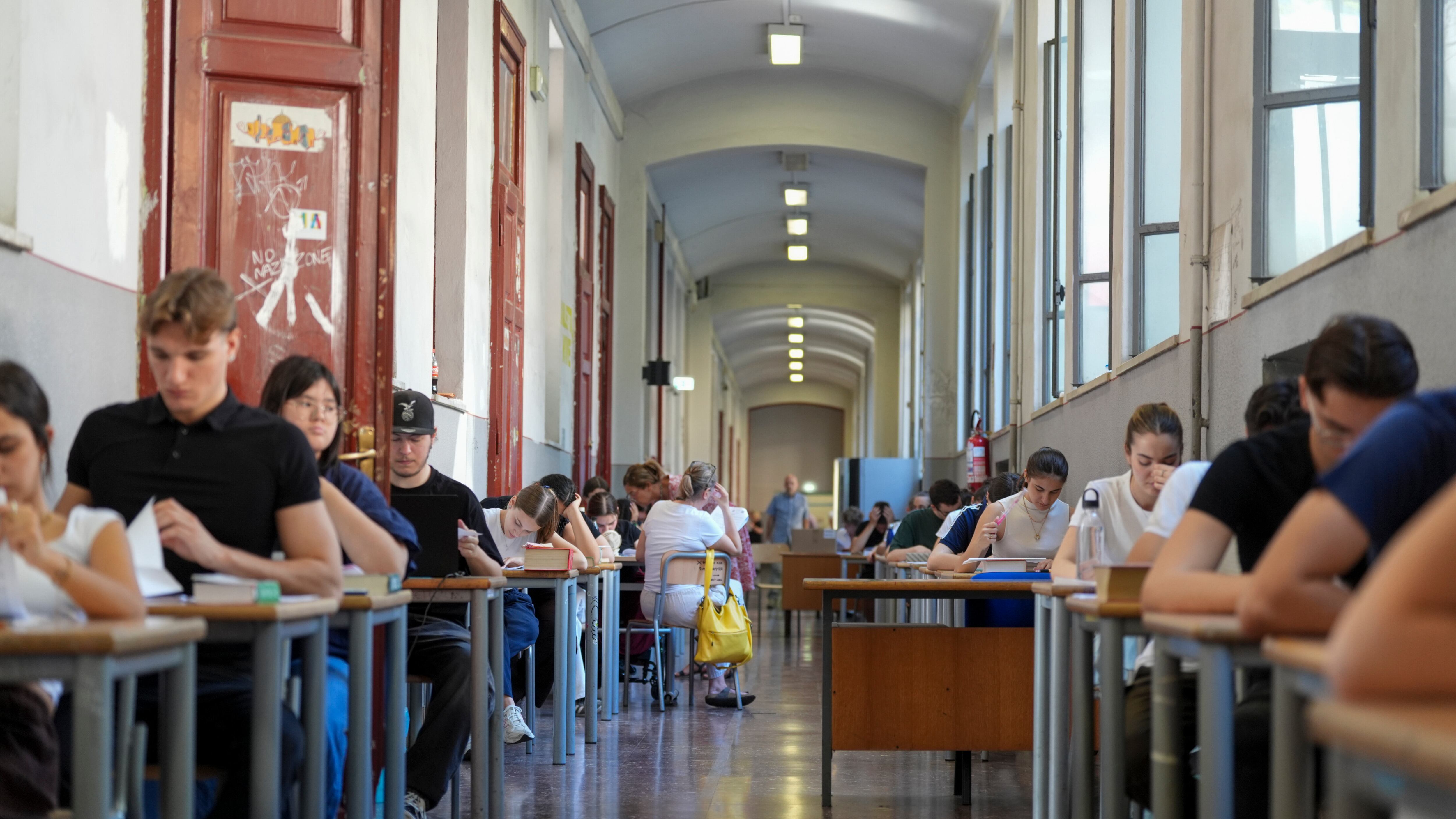 Quintiliano parla di musica al liceo classico. Lo scientifico "misura" il lago di Bracciano