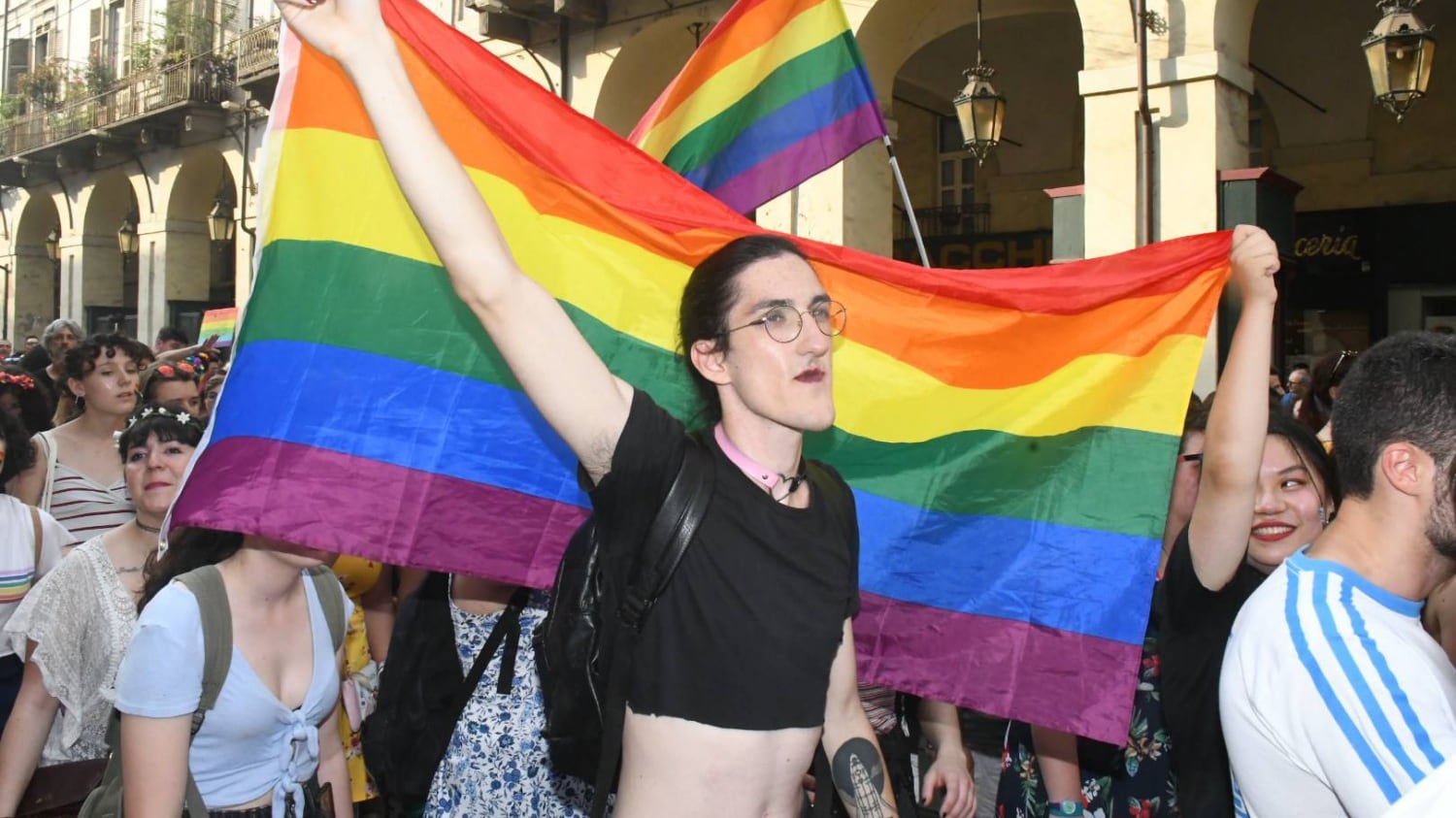 Tiramisù, cocktail e pizze arcobaleno: così a Milano celebrano la Pride Week