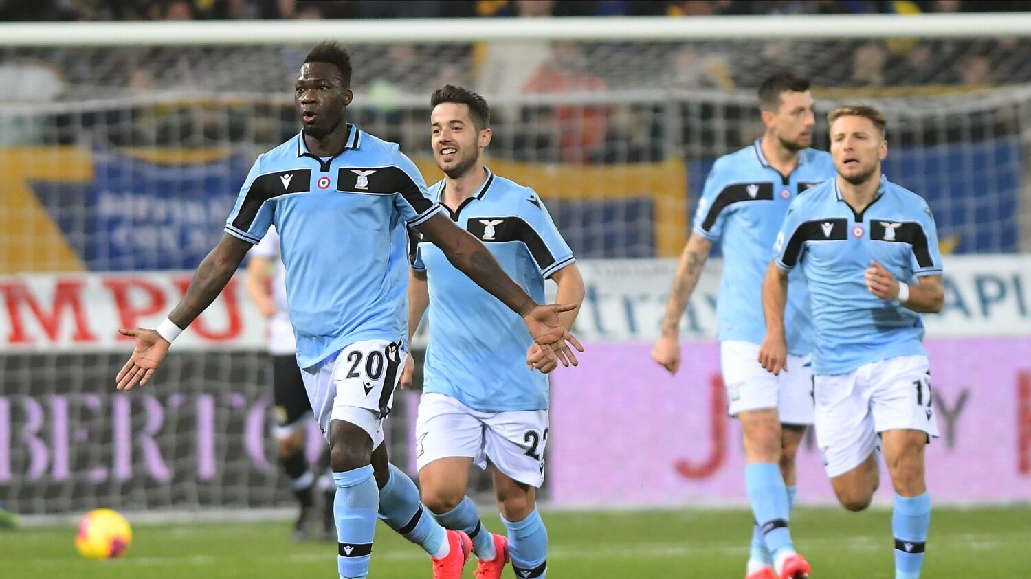 Serie A, la Lazio vince 1-0 contro il Parma e si prende il secondo posto