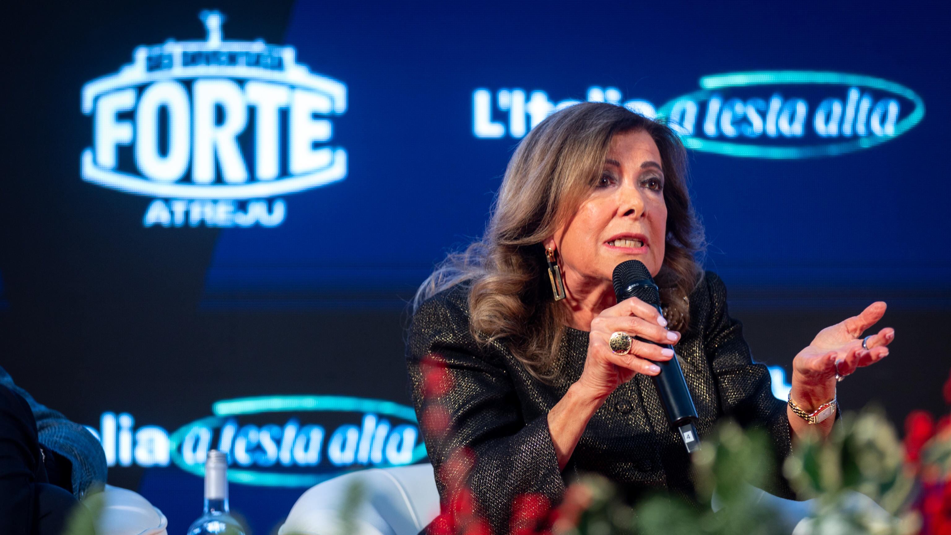 Premierato, Casellati punge Renzi: "Ha mai letto il testo?"