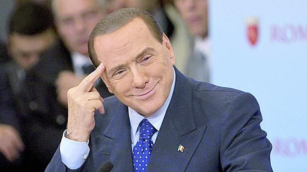 E Berlusconi in privato si sfoga con i suoi: quello di «Repubblica» è solo il primo attacco