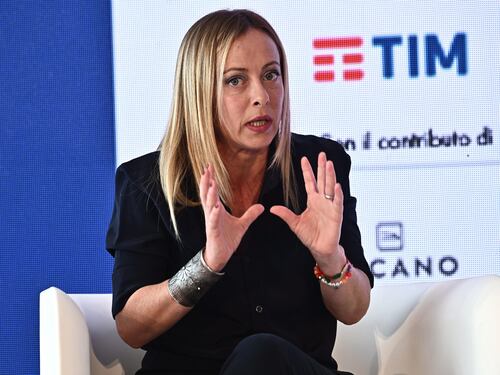 "La 194 non si tocca" Meloni e centrodestra frenano gli allarmisti