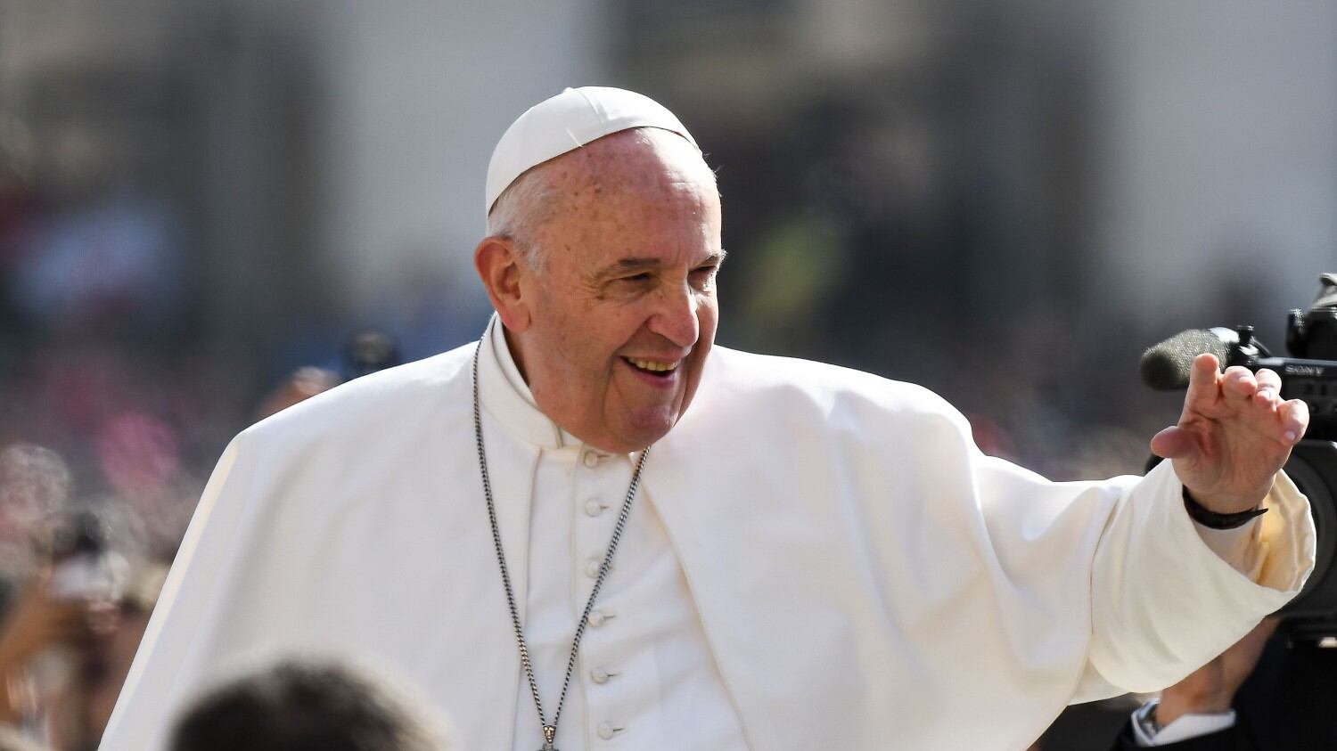 Lettera accusa il Papa: "È un eretico, basta con Bergoglio"