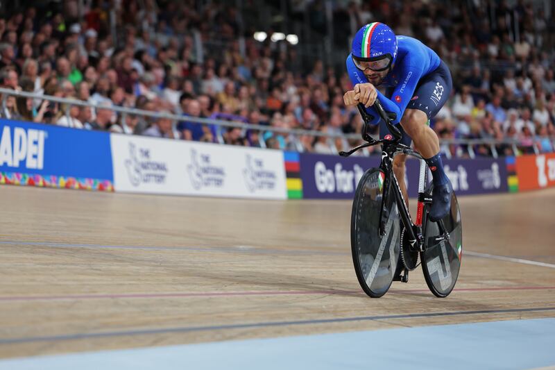 Inseguimento, trionfo azzurro: Ganna oro in rimonta, Milan bronzo facile