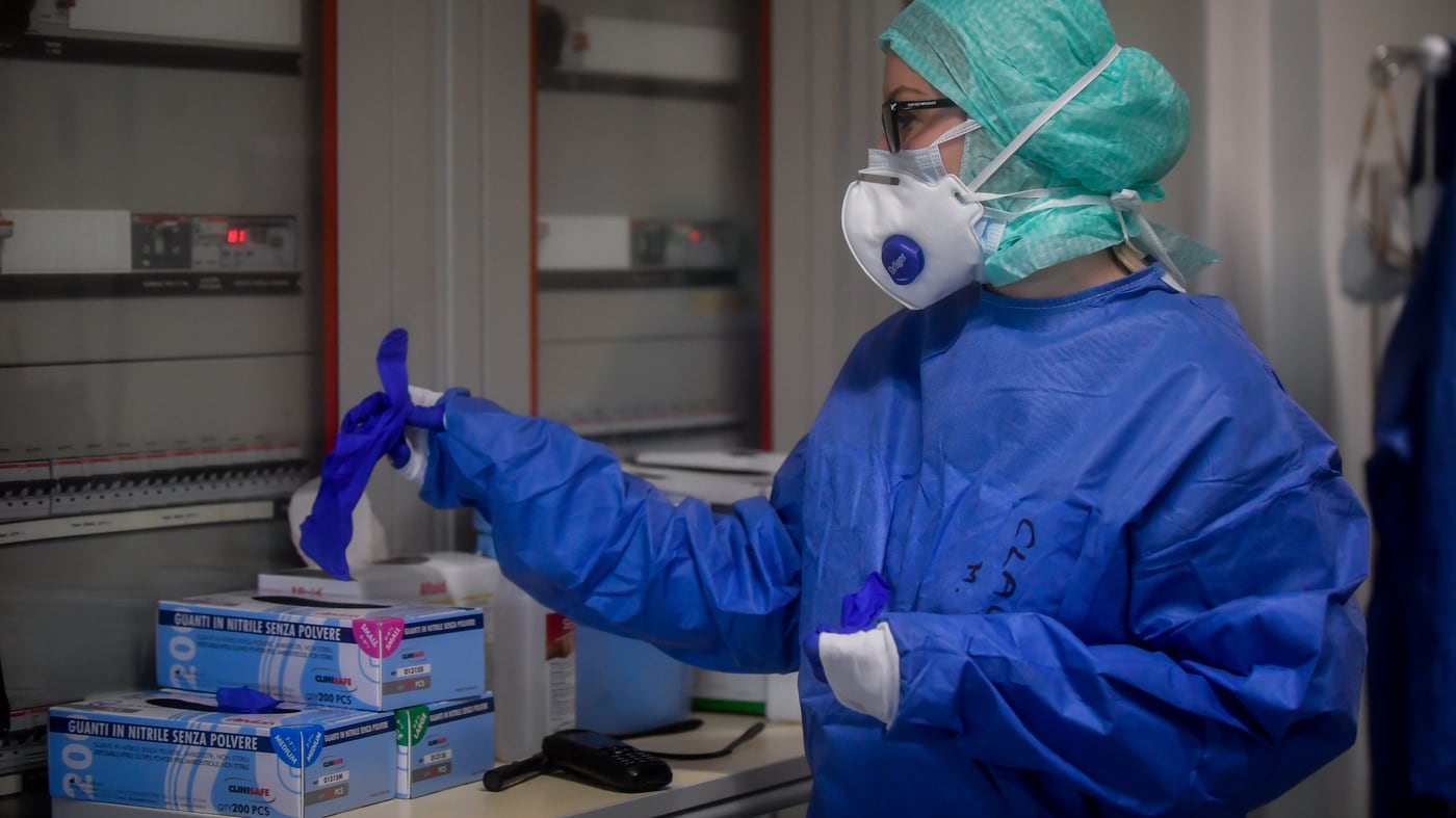 Coronavirus, i guariti sono più dei nuovi casi. 464 i morti in un giorno