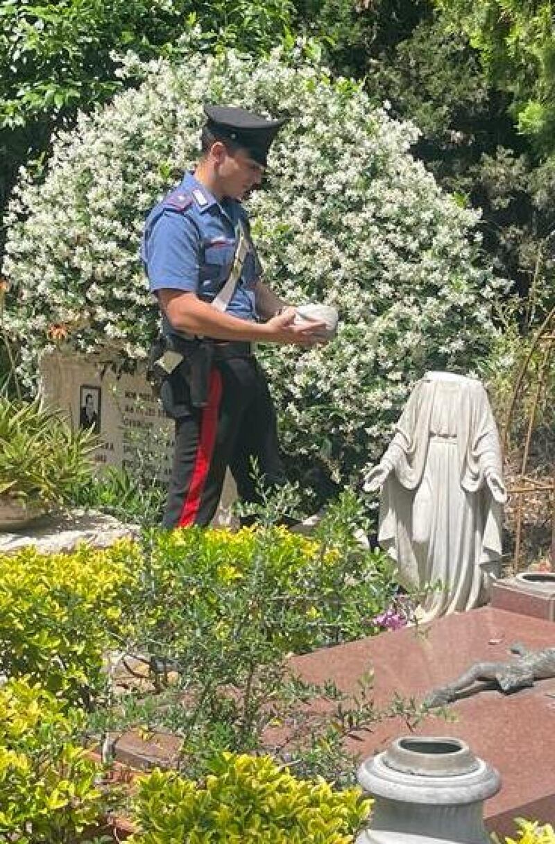 Tombe danneggiate al Verano (Roma), tunisino arrestato per la seconda volta: le immagini 5