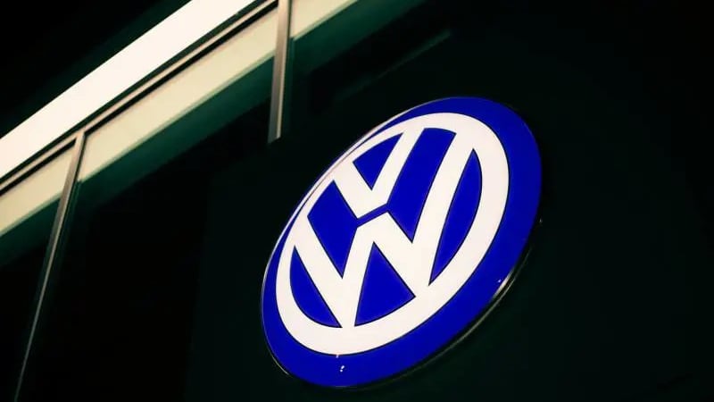 Volkswagen dimezza i modelli carte, coperte sui 120mila esuberi