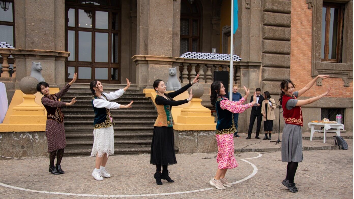 Nasce l'Associazione della Gioventù del Kazakistan in Italia