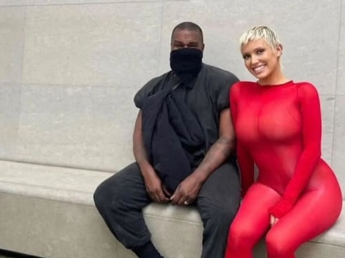 "Banditi a vita". Kanye West scandaloso a Venezia: cosa è successo