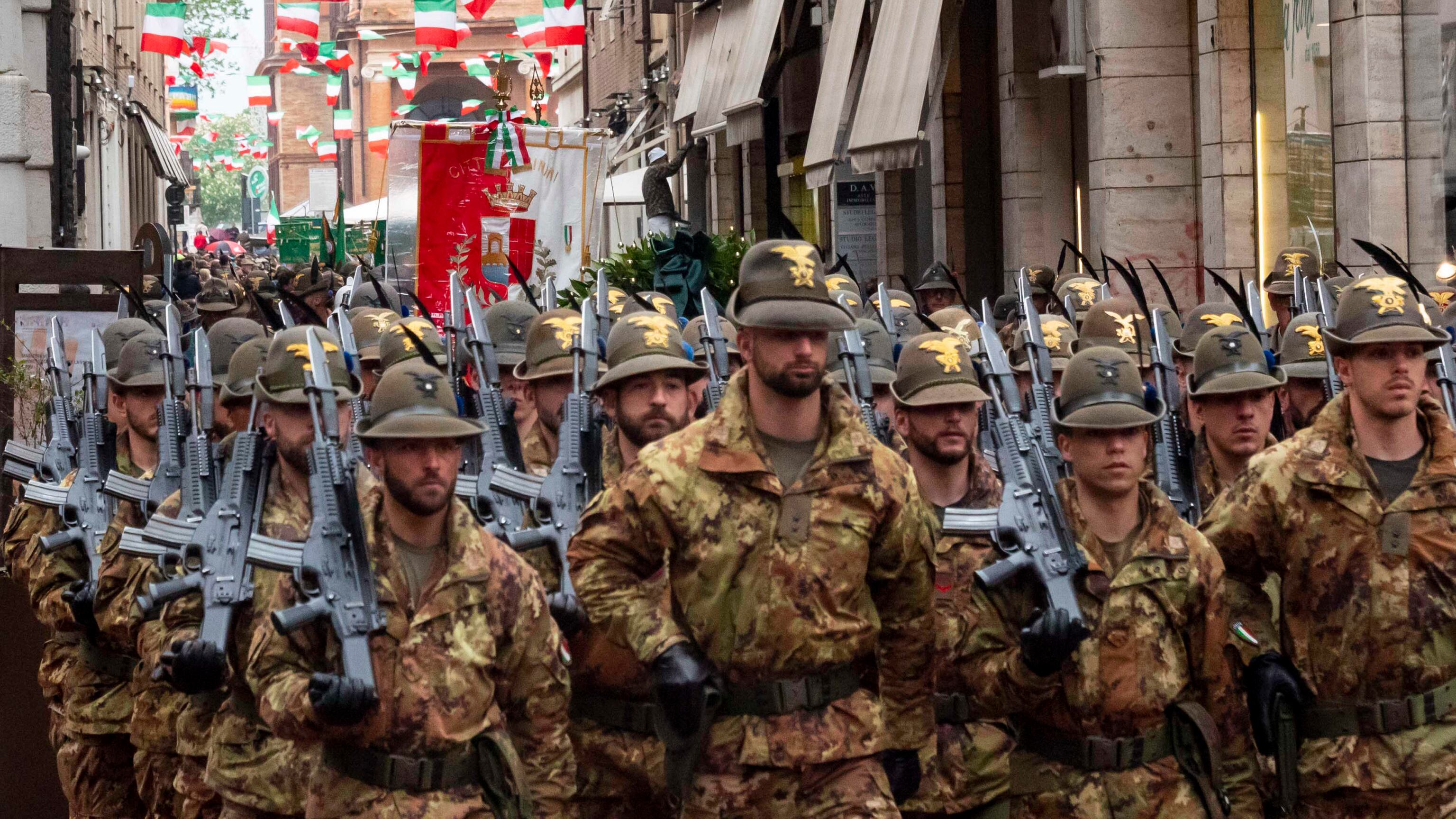 "Emergenza di genere". Le transfemministe (e Repubblica) contro gli alpini