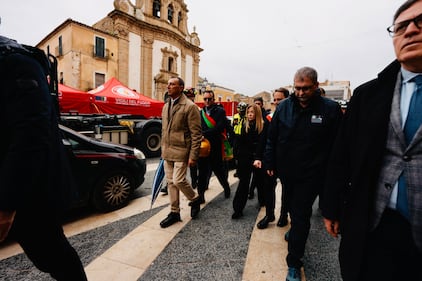 Meloni a Niscemi per il sopralluogo nella zona rossa 12