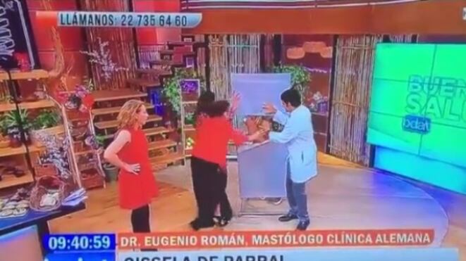 Ragazza rimane nuda in diretta tv: l'imbarazzo in studio