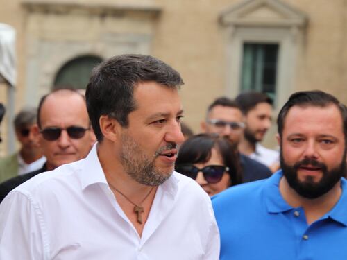 Le sanzioni dividono l'Italia. E Salvini ci prova ancora