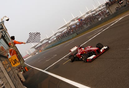 Alonso trionfa in Cina 11